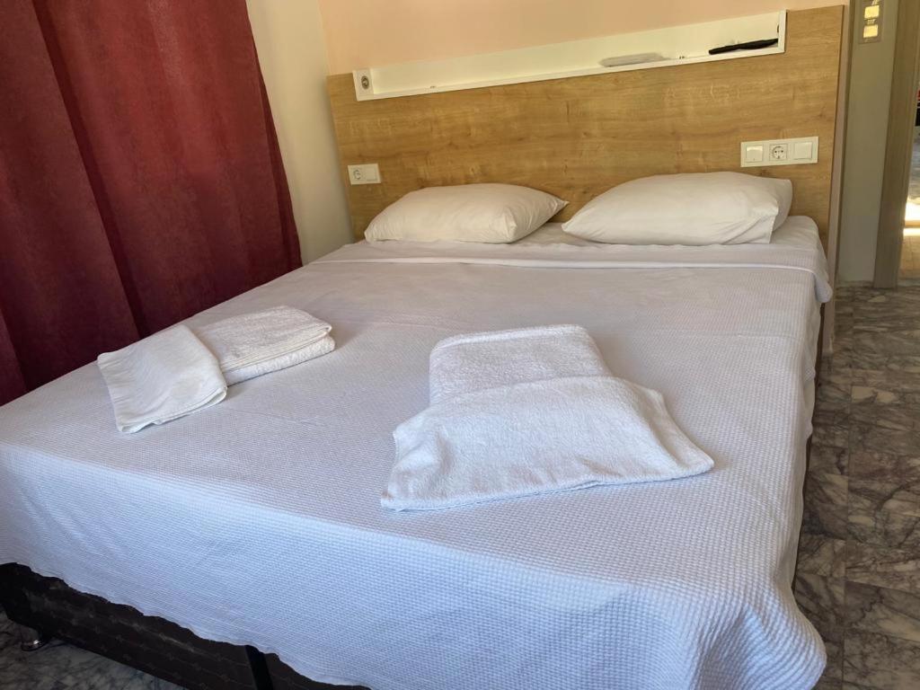 Bella Rose Hotel Cedit Exteriér fotografie